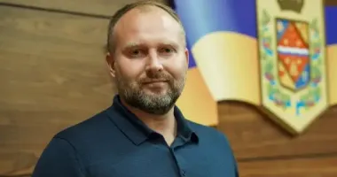 Дружина керівника Держфінмону працює з менеджеркою підсанкційного Фірташа, – Bihus.Info