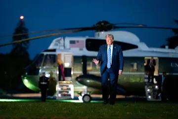 Рейтинг Трампа рекордно обвалився