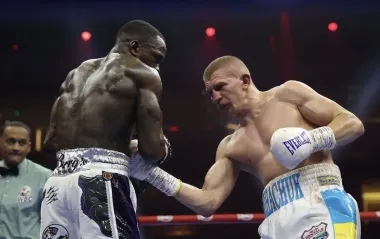 Колишній український чемпіон стане головною зіркою боксерського шоу: коли і з ким битиметься