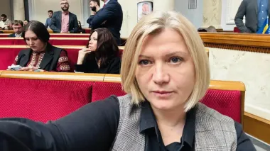 "Евросолидарность" требует спецзаседания Рады с участием Зеленского