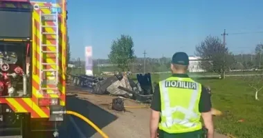 На Одещині зіткнулися вантажівки: один із водіїв згорів живцем
