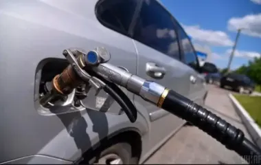 Експерти прогнозують зниження цін на бензин у 2025 році: на скільки та чому впаде ціна