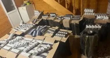 На Буковині затримали контрабандиста, який продавав контрафактні цигарки