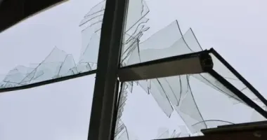 На Сумщині демонтували аварійні конструкції на місці влучання ворожих безпілотників