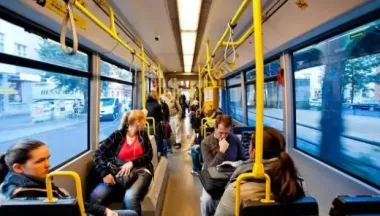 Оплата проїзду банківською картою подорожчає: влада оновлює тарифи