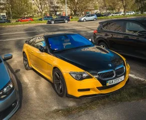 В Киеве заметили очень редкий спорткар BMW 2000-х с интересным тюнингом (фото)