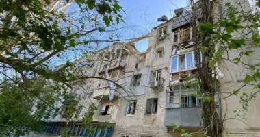 Російська авіація атакувала Херсон: пошкоджені лікарня та будинки, поранені цивільні