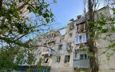In morning, enemy aircraft struck Kherson, injuring woman. VIDEO+PHOTOS
