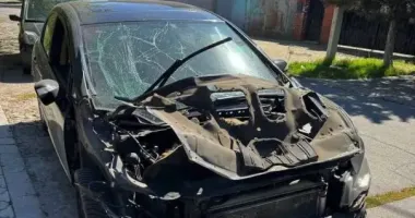 У Херсоні окупанти скинули вибухівку на цивільне авто