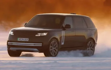 Перший електромобіль Range Rover: розкриті нові фото та характеристики
