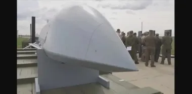 JASSM или "Бандероль": в РФ показали загадочную крылатую ракету класса "воздух-земля"