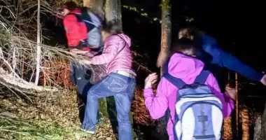 На Львовщине нашли трех туристов, заблудившихся в лесу