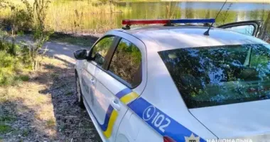 На Полтавщине на берегу реки нашли тело женщины