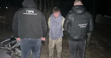 На Рівненщині прикордонники затримали 16-річного хлопця, який за 12 000 доларів намагався переправити за кордон двох чоловіків