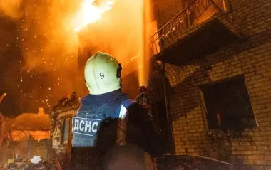 У Харкові - масштабні пожежі і руйнування через ворожий удар: ДСНС показала кадри з місця