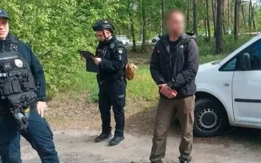 Police detain man who threatened military enlistment officers with knife in Kharkiv region. PHOTOS