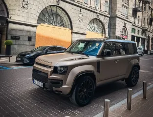 Внедорожный спорткар: в Киеве заметили новый 635-сильный Land Rover за 9 миллионов (фото)