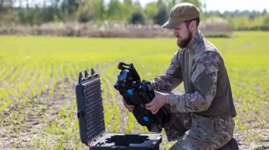 Беспилотник BEAK бросает вызов FPV-дронам из Украины: чем он лучше (видео)