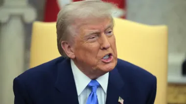 Bloomberg: Трампу предложили варианты усиления экономического давления на Россию