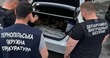 В Тернопольской области полицейские задержали злоумышленника, который за 10 тысяч долларов обещал "списать с армии" военного