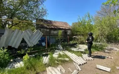 Russians attacked Kostiantynivka: one person wounded, houses, gas pipeline and power lines damaged. PHOTOS