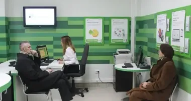 ПриватБанк постучается в дверь? Украинцев проверяют на дому без предупреждения