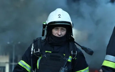 У Києві на території Гідропарку сталася пожежа: що відомо