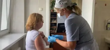 Коли дози не мають значення: чоловік зробив 217 щеплень і не лише вижив