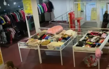 Не успел постирать: свитер из "секонда" стал для парня настоящим кошмаром