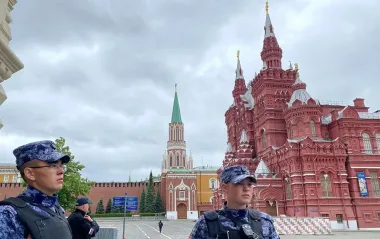 У РФ скаржаться на атаку дронів на Москву, закрили аеропорт "Внуково"