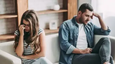 Чому чоловіки та жінки по-різному реагують на зраду партнера