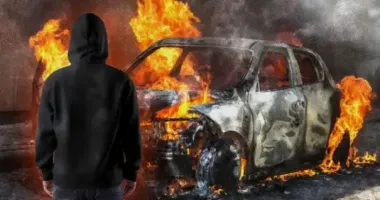 На Харківщині двоє підлітків можуть сісти на 10 років за те, що підпалили авто ЗСУ