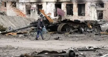 "Вожу еду под обстрелами". Как руководители сел рискуют жизнью ради земляков