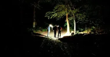 Заблудились в горах: в Карпатах спасатели помогли трем туристкам