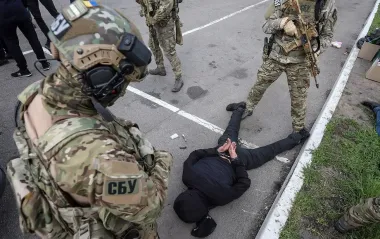 "Обклав даниною" підлеглих. СБУ викрила комбата на схемі