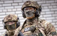 Автоматы в холодильниках, гранаты в лесу: СБУ разоблачила схему продажи "трофейного" оружия