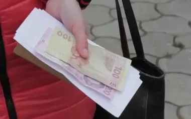 Не лише держдопомога: хто отримає додаткову виплату при народженні дитини