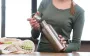 Пользуетесь многоразовыми бутылками для воды? Врач назвал главную их опасность