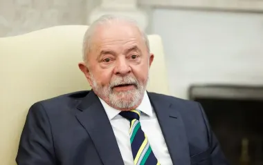 Бразилія хоче замінити США? Лула їде до Путіна з "мирною місією" щодо України