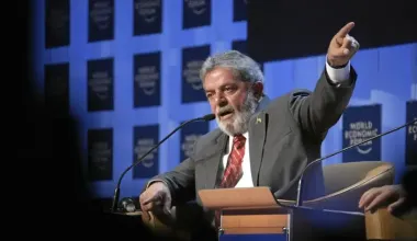 Brazilian President Goes to Russia on "Peace Mission" Regarding Ukraine