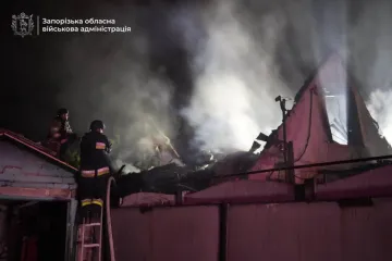 РФ ударила "шахедами" по Запорожью: под завалами оказались люди, что известно (фото, видео)