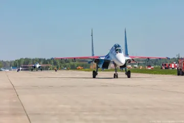 "Пытаются испортить нам парад": стало известно, куда били украинские БПЛА на аэродроме Кубинка в РФ
