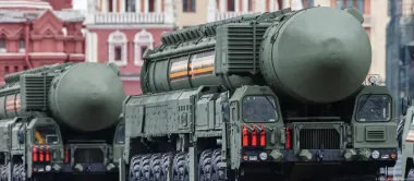 Путин дал приказ ударить "Орешником" по Киеву: как россияне это аргументируют, — InformNapalm