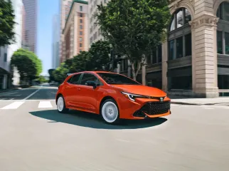Toyota Corolla получила оригинальную спортивную версию в духе 80-х (фото)