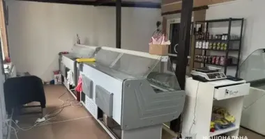На Тернопільщині жінка обікрала власницю магазину