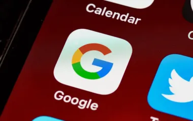 Google впровадила в iPhone нову функцію для читання складних текстів: як це працює