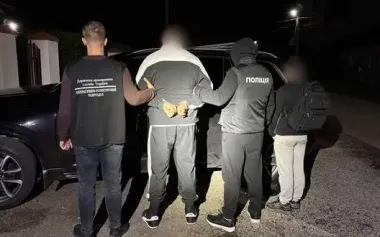 Armenian national was detained in Zakarpattia for smuggling Kharkiv resident across Tysa River into Hungary for $13,000. VIDEO+PHOTOS