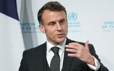 Ukraine should be given necessary weapons, but it should be done quietly, - Macron