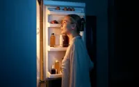 Почему нельзя ложиться спать голодным: ответ вас удивит