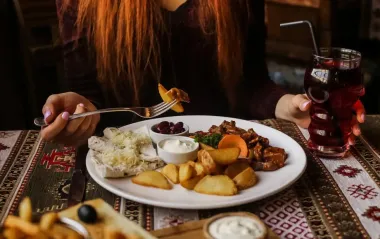 Есть вкусно и дешево: как сэкономить на питании в отпуске
